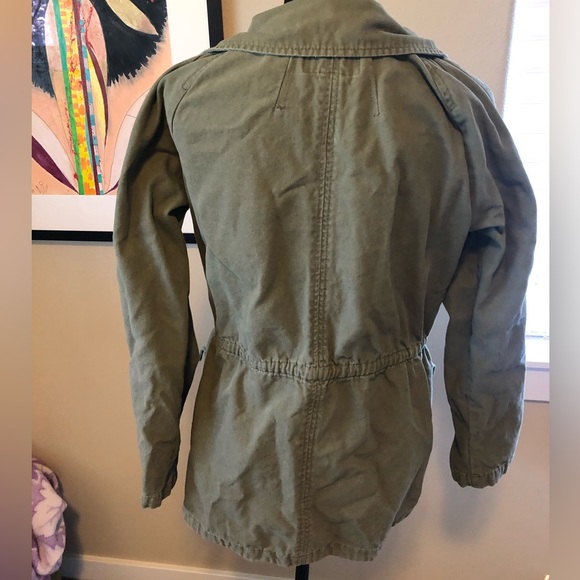 Army green coat. Matty M brand, small. Cinching waist for a flattering fit - Picture 4 of 5